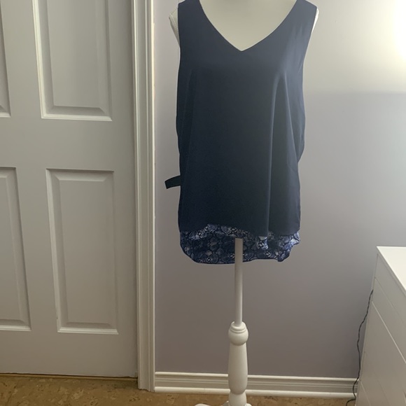 Large RW & Co no sleeve shirt great condition. - Picture 5 of 5